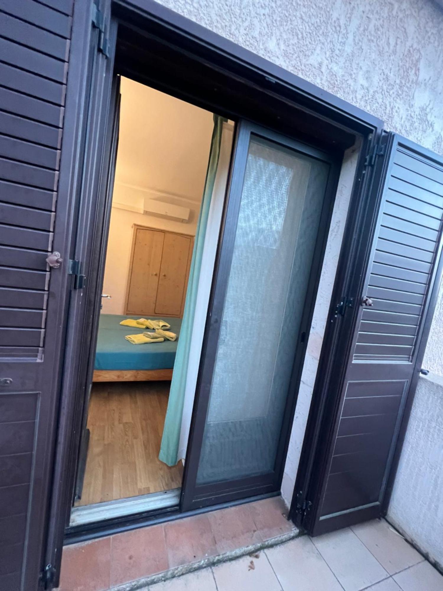 Chambres et tables d'hôtes Zélia&Jacques BERQUEZ Pianottoli-Caldarello (Corsica) Exterior foto